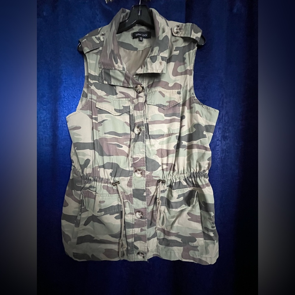 Plus size camouflage vest